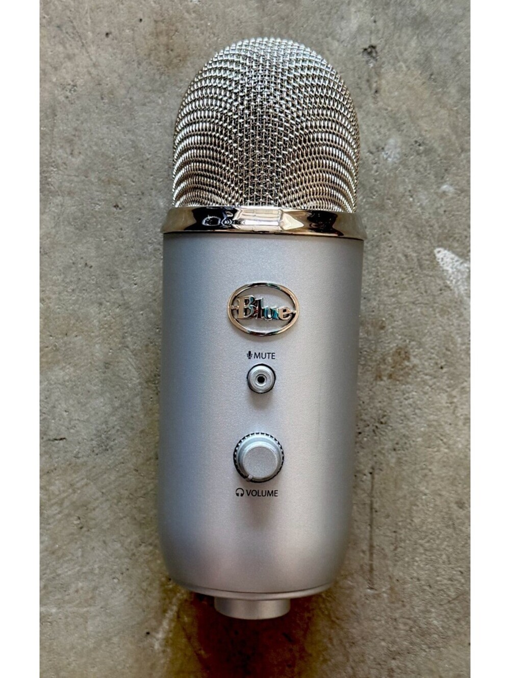 Blue Yeti USB Condenser Microphone Silver 4-Pattern Podcast Streaming Mic
